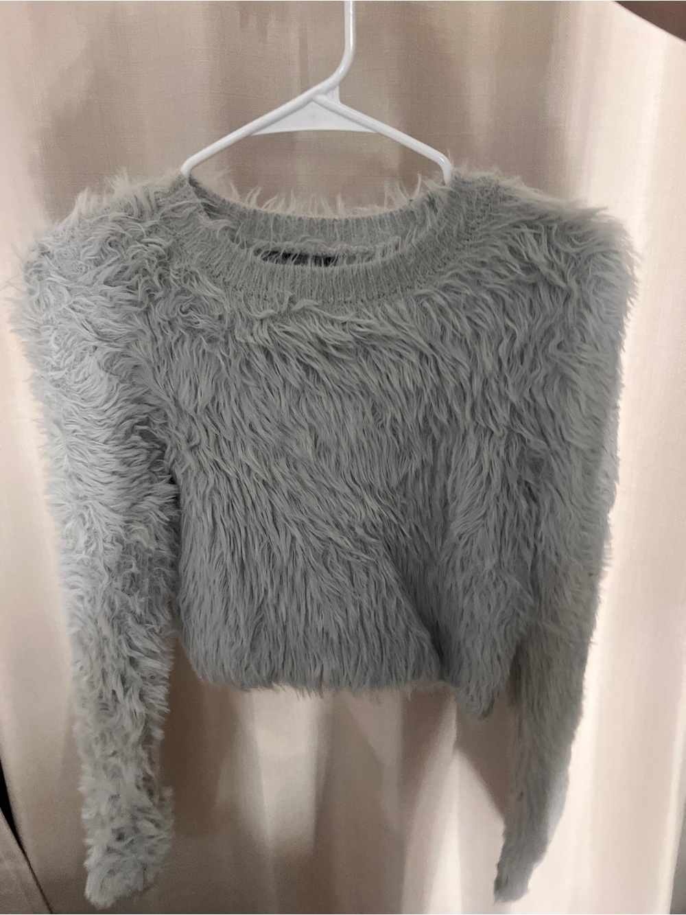 Forever 21 Light Gray Faux Fur Cropped Sweatshirt